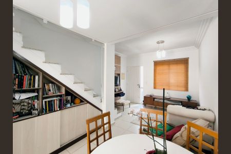 Sala de casa de condomínio à venda com 2 quartos, 79m² em Vila Maringa, Jundiaí