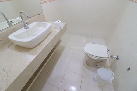 Casa para alugar com 206m², 3 quartos e 3 vagasBanheiro 4