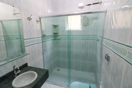 Casa para alugar com 206m², 3 quartos e 3 vagasBanheiro 3