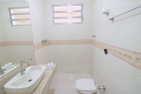 Casa para alugar com 206m², 3 quartos e 3 vagasBanheiro 4