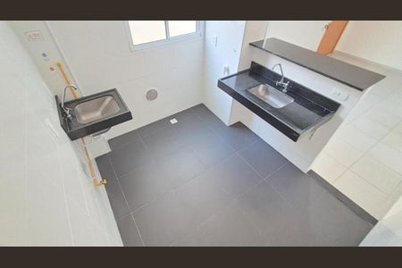 Cozinha  de apartamento para alugar com 2 quartos, 40m² em Morro Santana, Porto Alegre