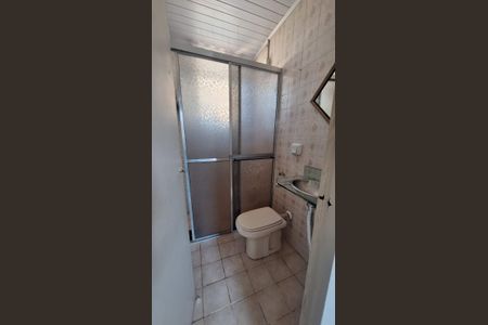 Banheiro  de apartamento para alugar com 3 quartos, 52m² em Rubem Berta, Porto Alegre