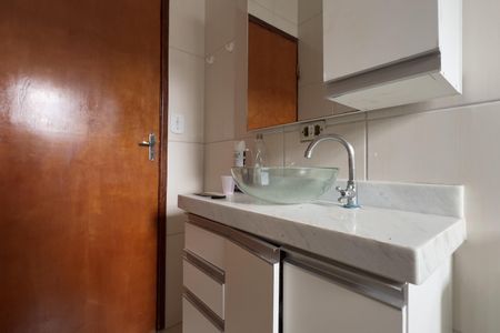 Banheiro de casa para alugar com 1 quarto, 250m² em Jardim Cristin Alice, Guarulhos