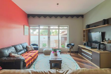 Casa à venda com 347m², 5 quartos e 3 vagasSala