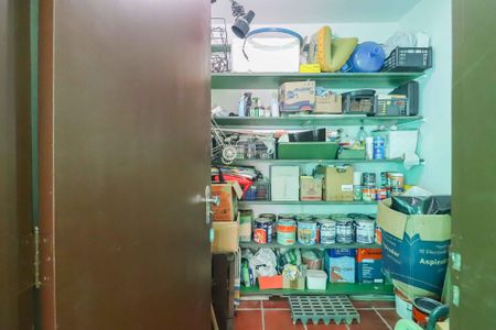 Casa à venda com 347m², 5 quartos e 3 vagasQuarto - Deposito 