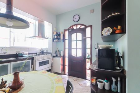 Casa à venda com 347m², 5 quartos e 3 vagasCozinha