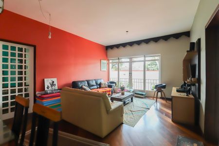 Casa à venda com 347m², 5 quartos e 3 vagasSala