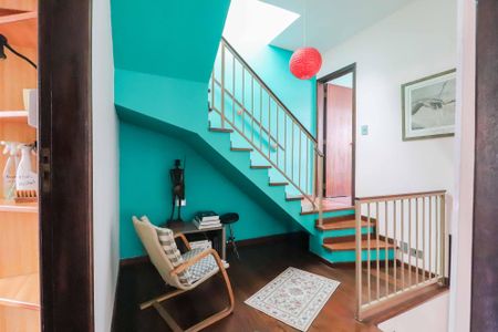 Casa à venda com 347m², 5 quartos e 3 vagasCorredor Quartos