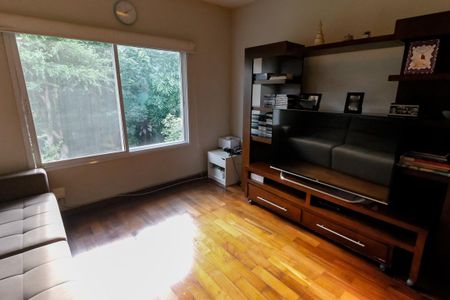 Sala 2 - TV de casa à venda com 4 quartos, 431m² em Jardim Guedala, São Paulo