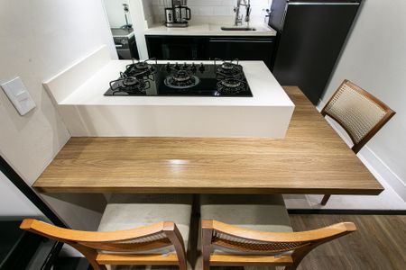 Apartamento para alugar com 75m², 2 quartos e 2 vagasCozinha - Mesa e Cadeiras