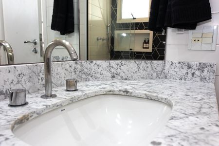 Apartamento para alugar com 75m², 2 quartos e 2 vagasBanheiro da Suíte