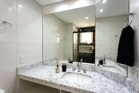 Apartamento para alugar com 75m², 2 quartos e 2 vagasBanheiro da Suíte