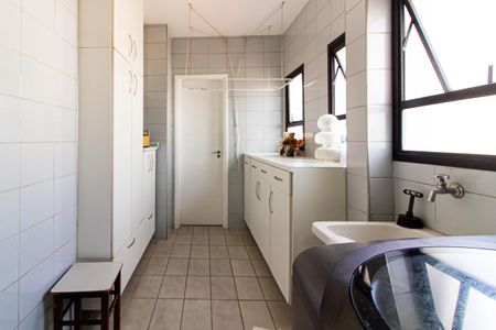 Apartamento à venda com 153m², 4 quartos e 2 vagasÁrea de Serviço