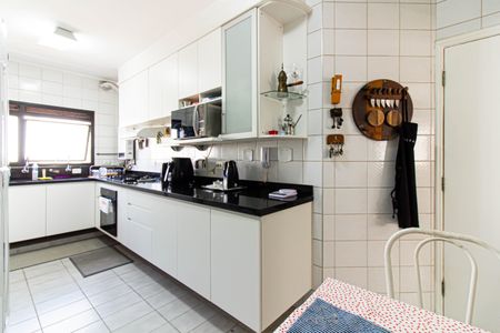 Apartamento à venda com 153m², 4 quartos e 2 vagasCozinha