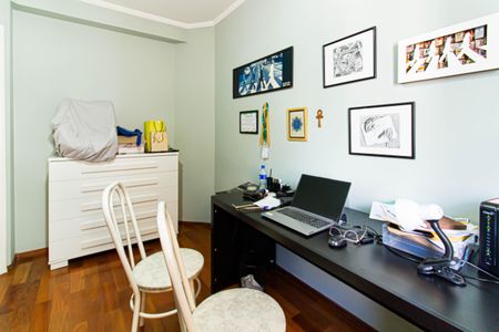 Apartamento à venda com 153m², 4 quartos e 2 vagasQuarto