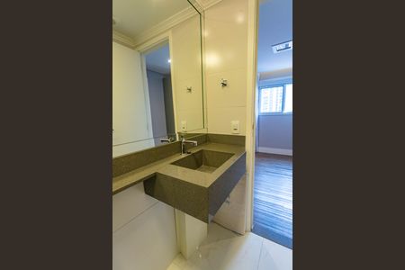 Apartamento à venda com 114m², 2 quartos e 2 vagasBanheiro da suíte 1 