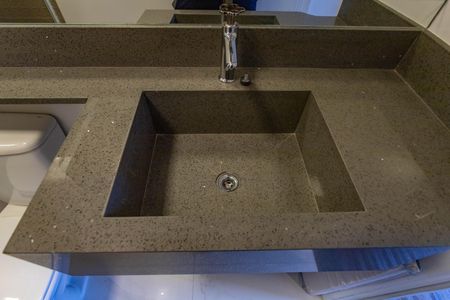 Apartamento à venda com 114m², 2 quartos e 2 vagasBanheiro da suíte 1 