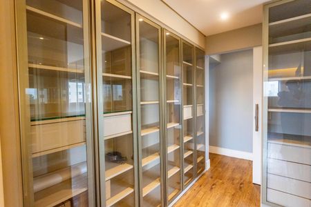 Apartamento à venda com 114m², 2 quartos e 2 vagasCloset da suíte 2