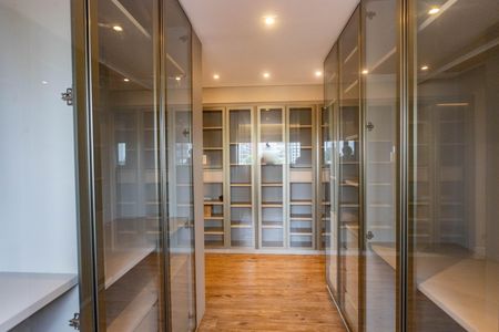 Apartamento à venda com 114m², 2 quartos e 2 vagasCloset da suíte 2