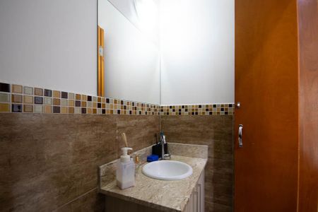 Casa à venda com 75m², 2 quartos e 1 vaga Casa à venda com 75m², 2 quartos e 1 vagaLavabo