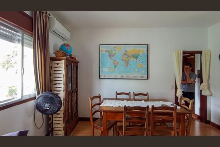 Sala  de apartamento à venda com 2 quartos, 60m² em Cristal, Porto Alegre