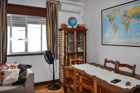 Sala  de apartamento à venda com 2 quartos, 60m² em Cristal, Porto Alegre