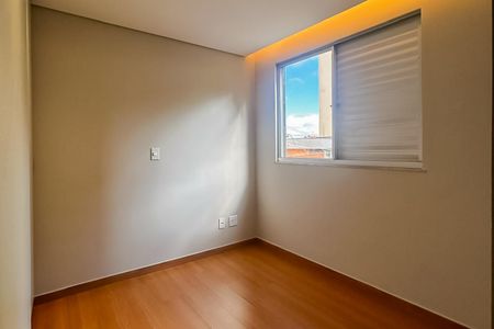 Apartamento à venda com 67m², 2 quartos e 2 vagasQuarto 2
