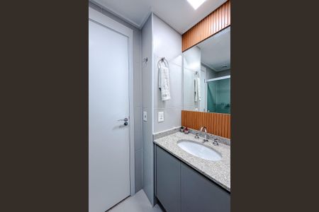 Banheiro de kitnet/studio para alugar com 1 quarto, 20m² em Paraíso, São Paulo