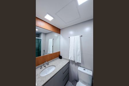 Banheiro de kitnet/studio para alugar com 1 quarto, 20m² em Paraíso, São Paulo