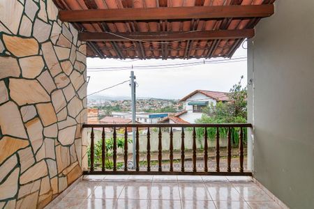 Casa à venda com 350m², 4 quartos e 8 vagasVaranda da Suíte