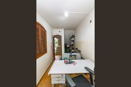 Casa à venda com 350m², 4 quartos e 8 vagasEscritório