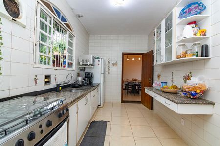 Casa à venda com 350m², 4 quartos e 8 vagasCozinha