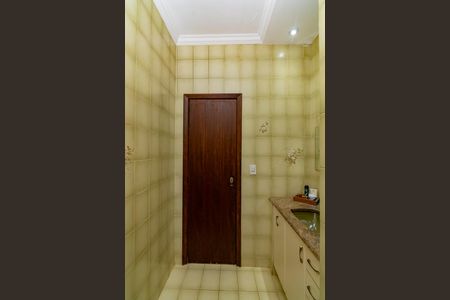 Casa à venda com 350m², 4 quartos e 8 vagasBanheiro Social