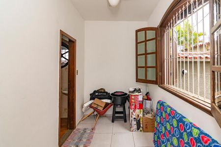 Casa à venda com 350m², 4 quartos e 8 vagasQuarto de Serviço