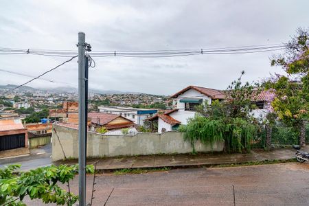 Casa à venda com 350m², 4 quartos e 8 vagasVaranda da Suíte