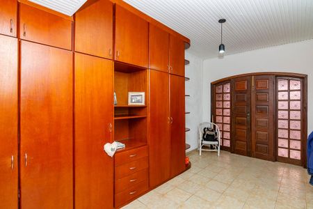 Casa à venda com 350m², 4 quartos e 8 vagasCloset da suíte