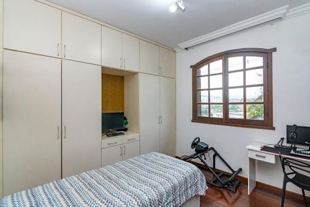 Casa à venda com 350m², 4 quartos e 8 vagasQuarto 2