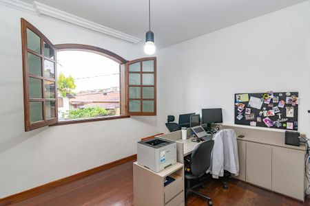 Casa à venda com 350m², 4 quartos e 8 vagasQuarto 4