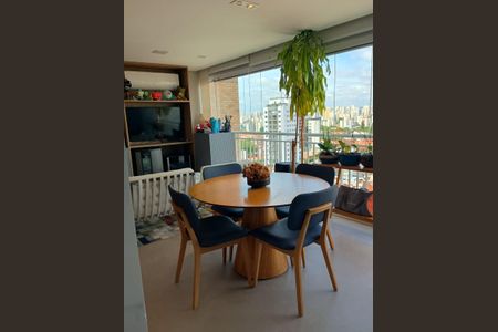 Apartamento à venda com 3 quartos, 121m² em Vila Gumercindo, São Paulo