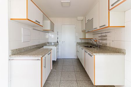 Apartamento para alugar com 132m², 3 quartos e 2 vagasCozinha