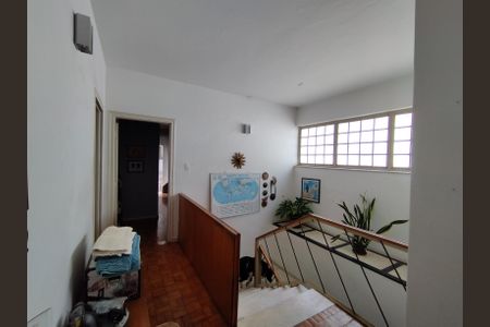 Casa à venda com 408m², 4 quartos e 4 vagas Casa à venda com 408m², 4 quartos e 4 vagasCorredor