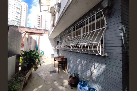 Casa à venda com 408m², 4 quartos e 4 vagas Casa à venda com 408m², 4 quartos e 4 vagasQuintal