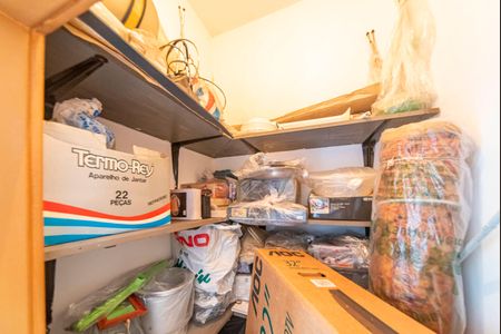 Apartamento para alugar com 146m², 3 quartos e sem vaga Apartamento para alugar com 146m², 3 quartos e sem vagaDespensa Corredor