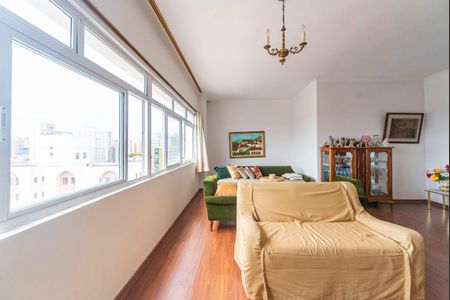 Apartamento para alugar com 146m², 3 quartos e sem vaga Apartamento para alugar com 146m², 3 quartos e sem vagaSala