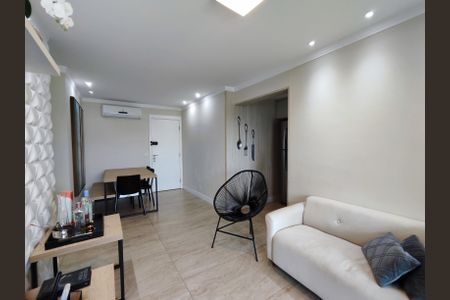 Sala de apartamento para alugar com 2 quartos, 84m² em Barra da Tijuca, Rio de Janeiro
