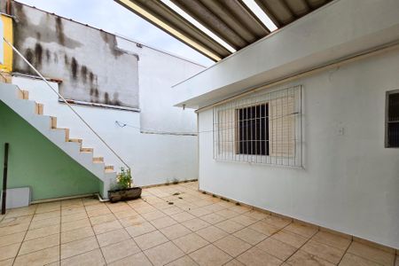 Casa para alugar com 196m², 3 quartos e 3 vagas Casa para alugar com 196m², 3 quartos e 3 vagasQuintal