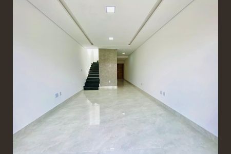 Casa à venda com 3 quartos, 140m² em Vila Salete, São Paulo