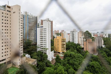 Apartamento à venda com 124m², 3 quartos e 2 vagasVista da Suíte 2