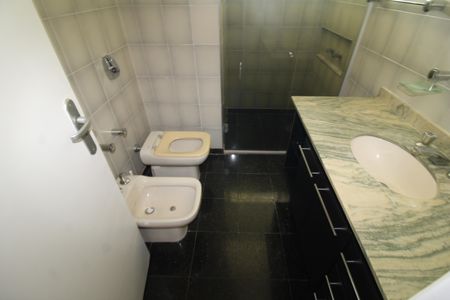 Apartamento à venda com 170m², 3 quartos e 2 vagasQuarto 1 - Banheiro