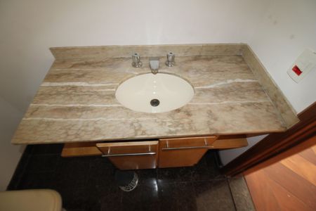 Apartamento à venda com 170m², 3 quartos e 2 vagasLavabo